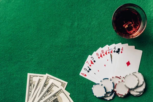 The Dog House slot game interface showing five reels, paylines, and betting controls on kuskustoto